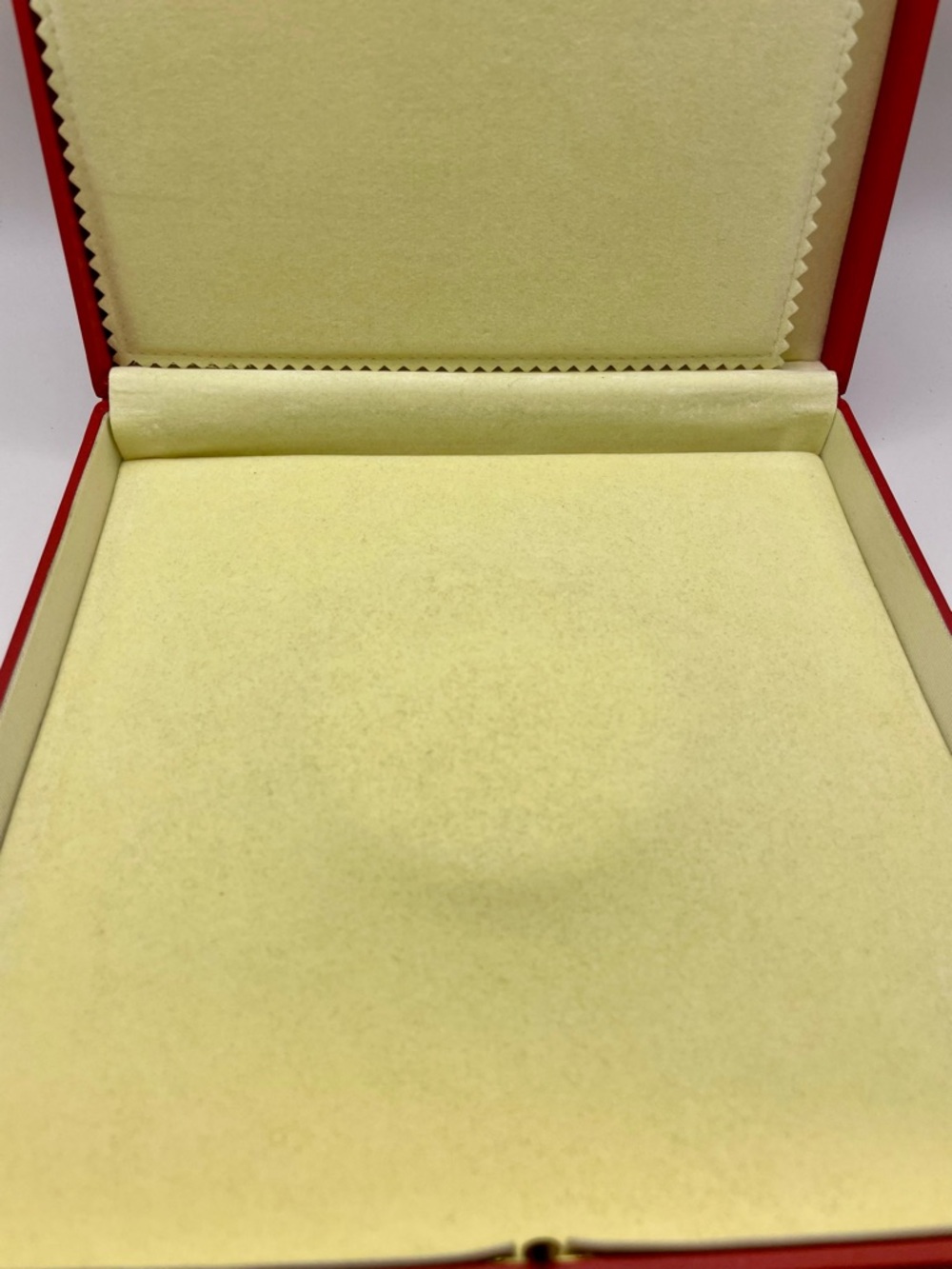 Gumps Faux Leather Necklace Jewelry Hinged Presentation Box in Cream and Red - Picture 3 of 8